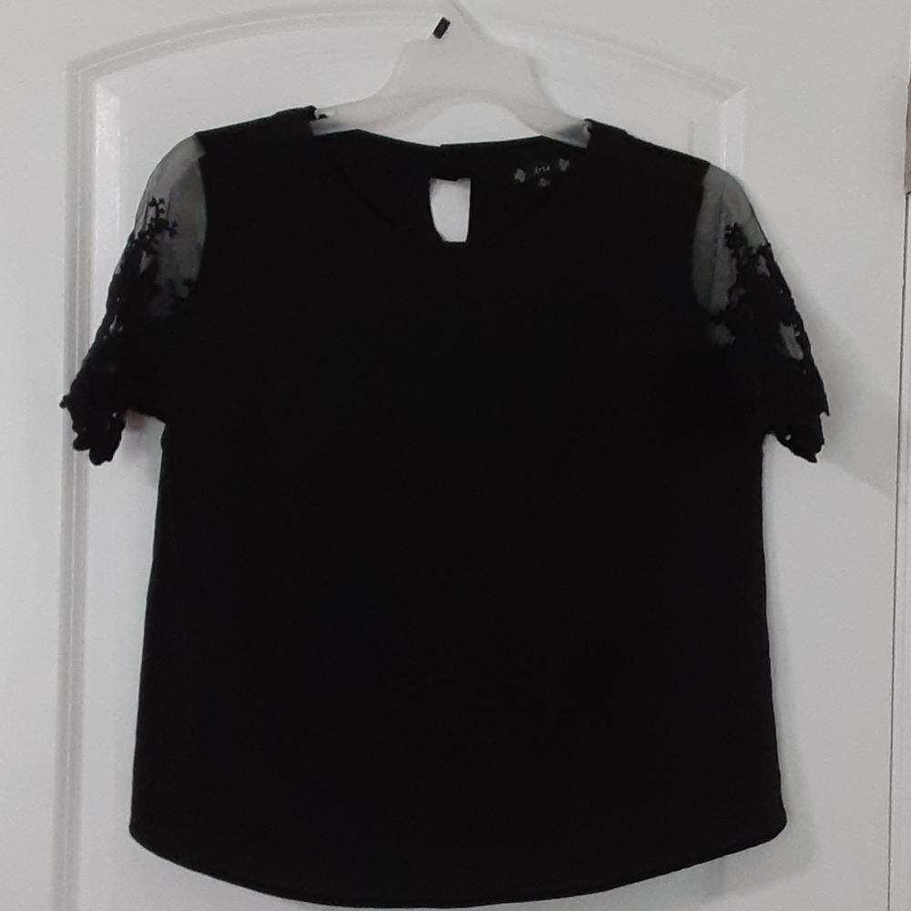 Iris black top